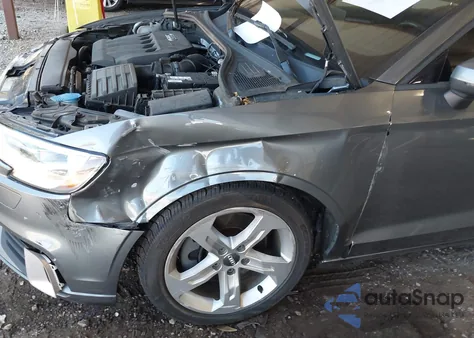 2018 Audi A3 2.0T Premium/2.0T Tech Premium из США, поврежденный, VIN WAUAUGFF1J1076378